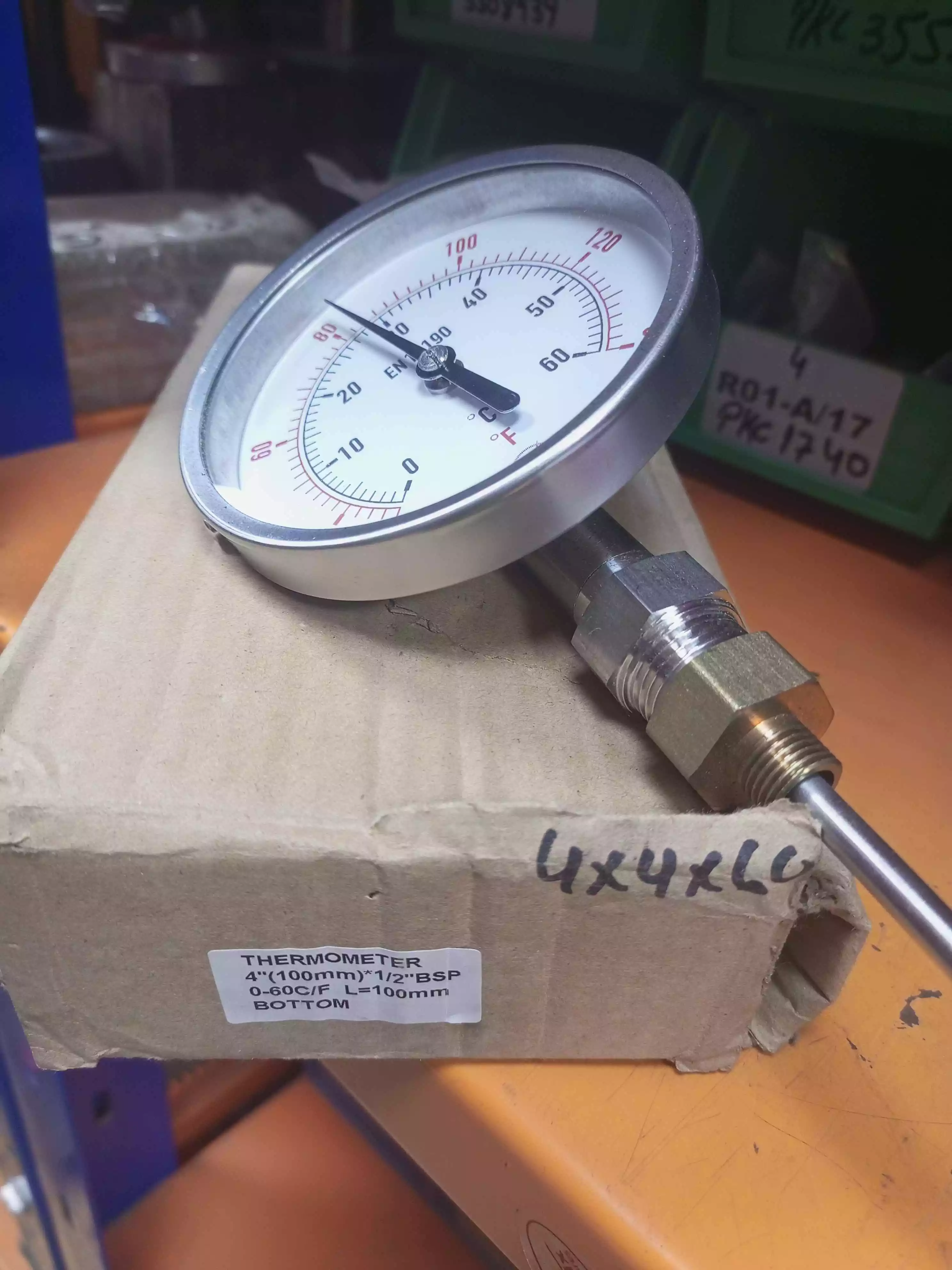 Pressure guage liquid filled 0 - 60C/F 