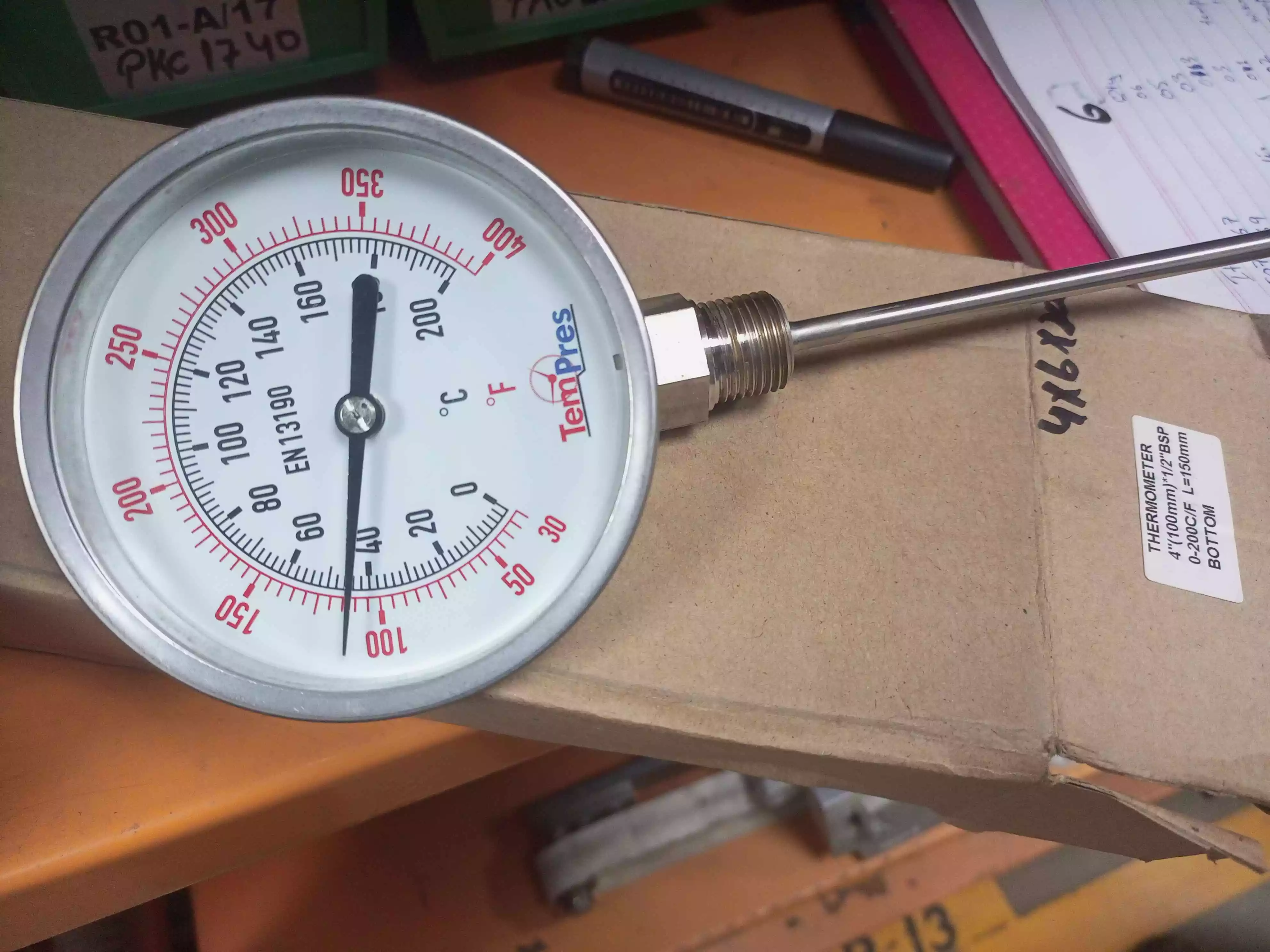 Thermometer 0 - 200C bar/psi
