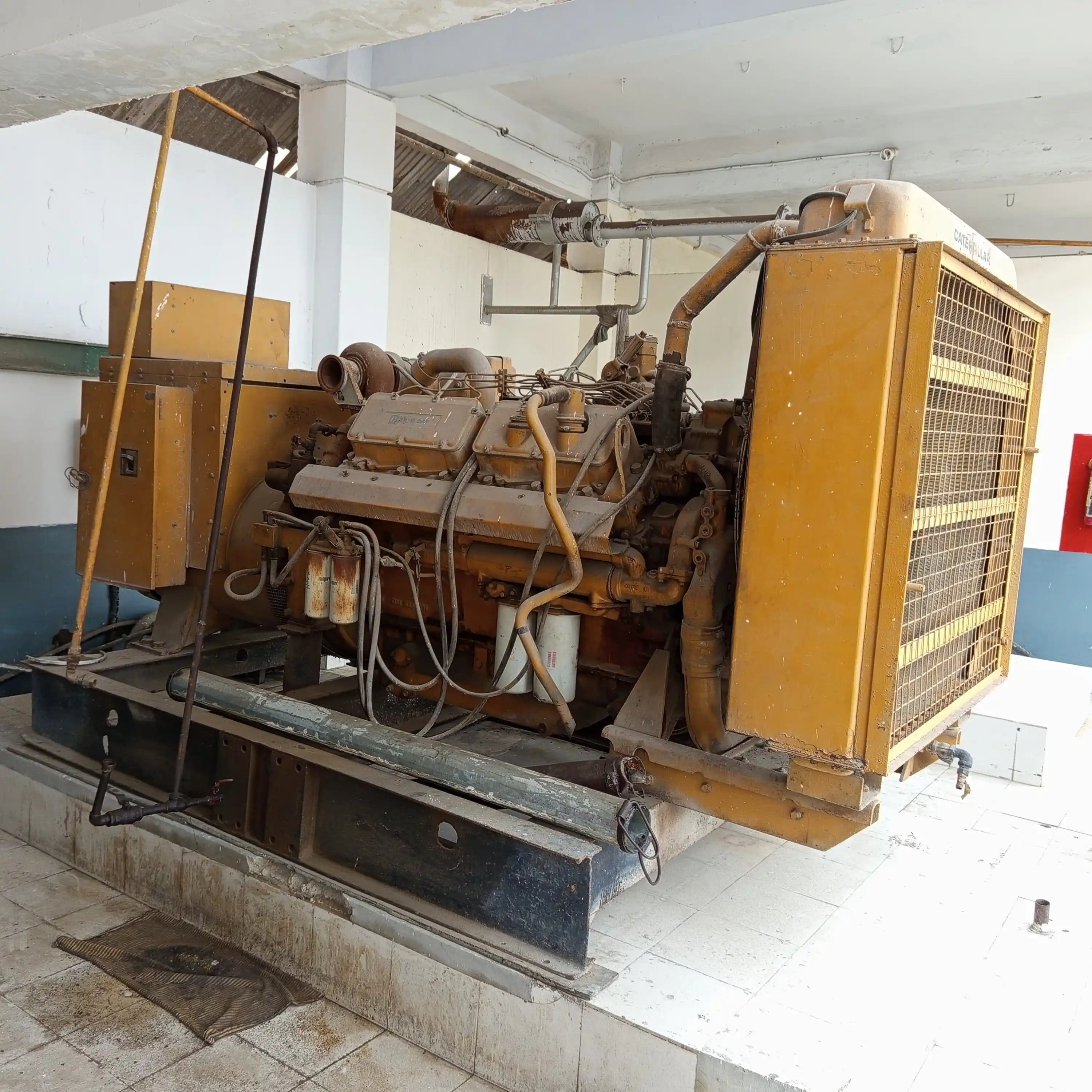 CATERPILLAR GENERATOR